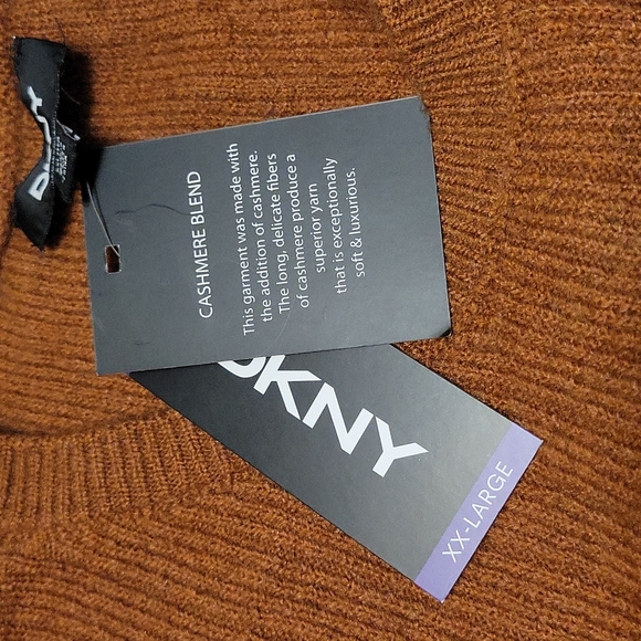 DKNY Cashmere Blend Jogger Set - Picture 7 of 16